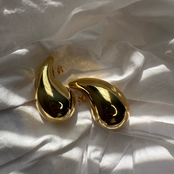 Gold Oversized Chunky Tear Drop Earrings - Picture 5 of 6